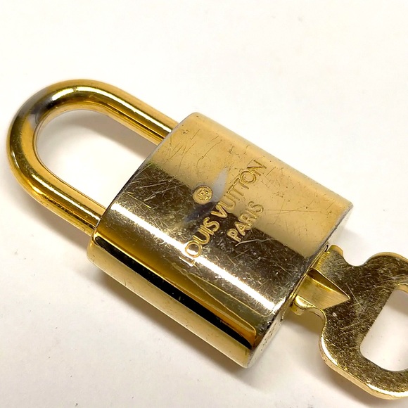 314 Preloved Louis. Vuitton Lock and Key - Picture 1 of 2